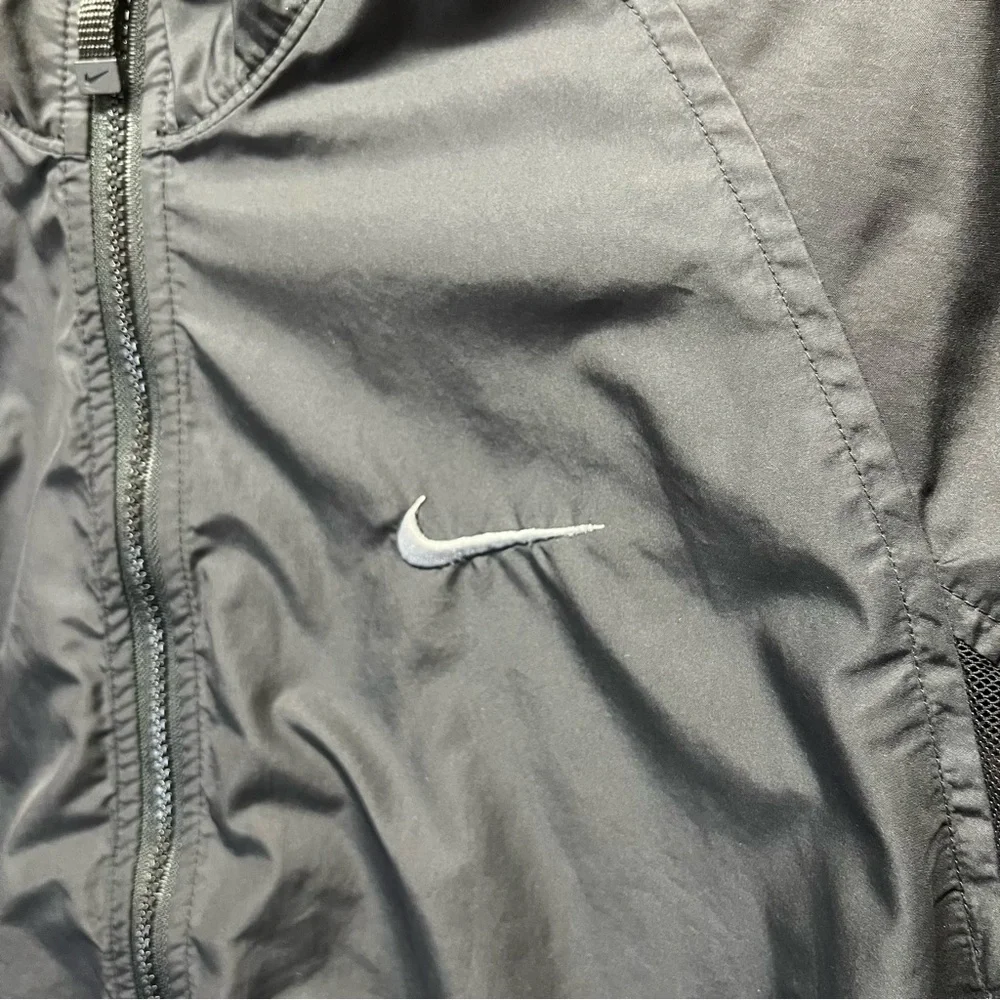 Vintage Nike ACG Black Packable Windbreaker Womens Size S - Picture 5 of 12